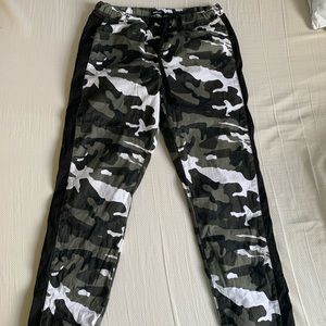 Fashion Nova , cargo camo jeans , Large